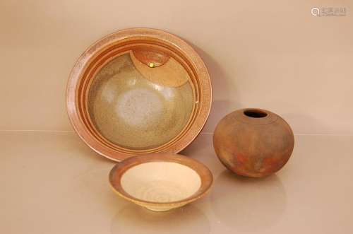 Three items of studio pottery, comprising a large stoneware ...