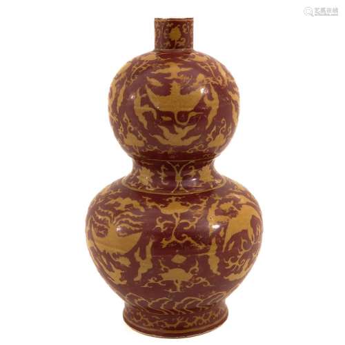 A DOUBLE GOURD VASE