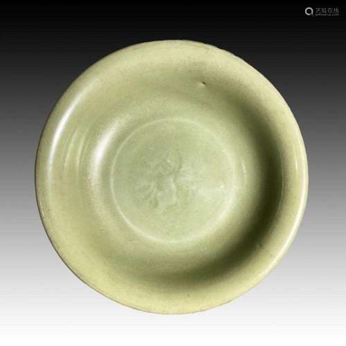 A CHINESE LONGQUAN CELADON DISH, MING DYNASTY (1368 to 1644)