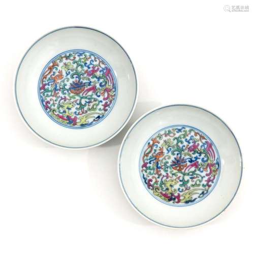 A PAIR OF DOUCAI SMALL PLATES