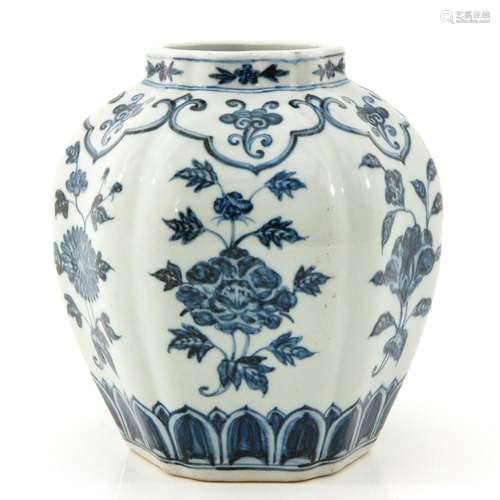 A BLUE AND WHITE VASE