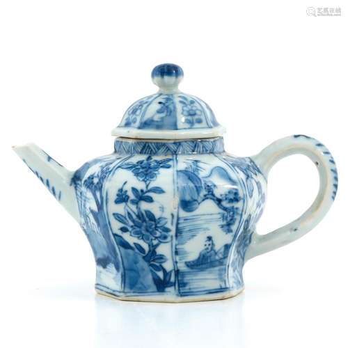 A BLUE AND WHITE TEAPOT