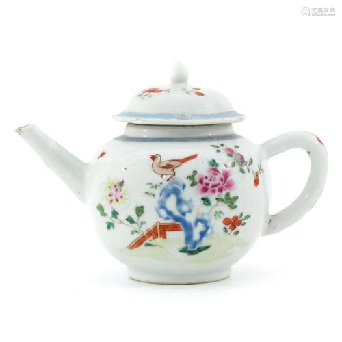 A FAMILLE ROSE TEAPOT