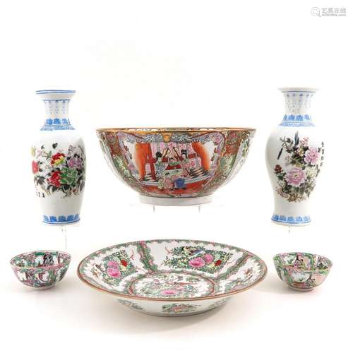 A COLLECTION OF CHINESE PORCELAIN