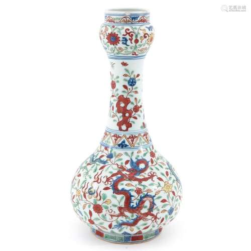 A WUCAI DECOR GARLIC MOUTH VASE