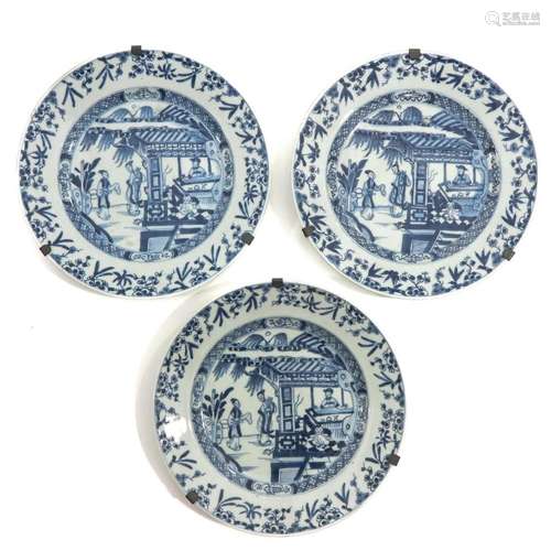 A SERIES OF 3 BLUE AND WHITE PLATES