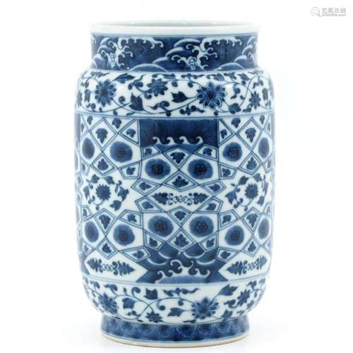 A BLUE AND WHITE VASE