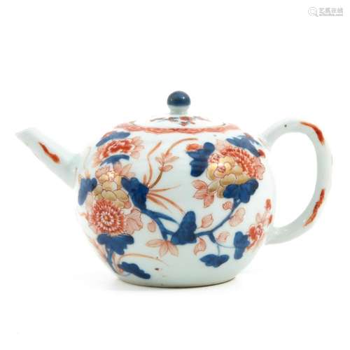 AN IMARI TEAPOT