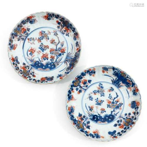 A PAIR OF IMARI PLATES