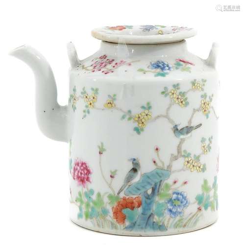 A FAMILLE ROSE DECOR TEAPOT