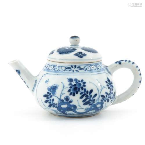 A BLUE AND WHITE TEAPOT