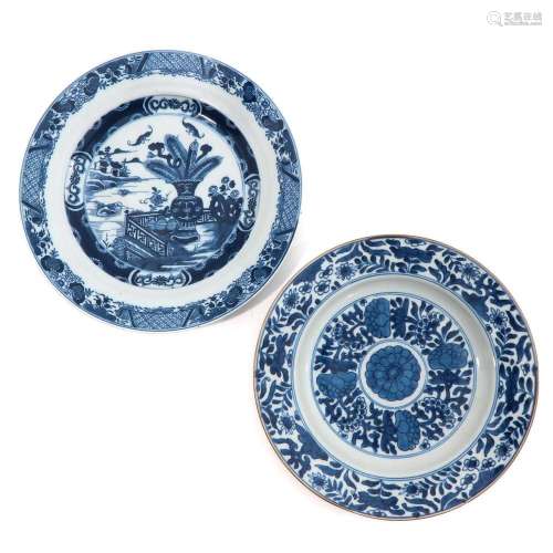 A LOT OF 2 BLUE AND WHITE PLATES