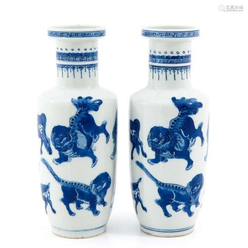 A PAIR OF BLUE AND WHITE VASES