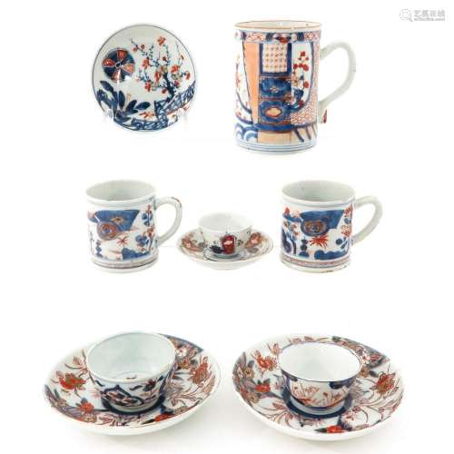 A COLLECTION OF PORCELAIN