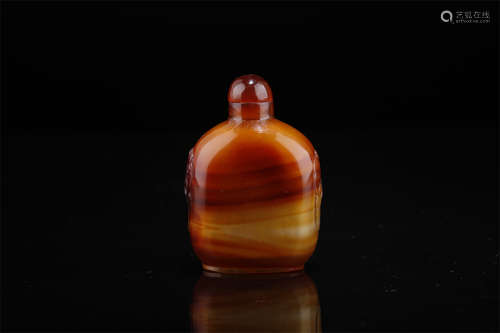 An Agate Snuff Bottle.