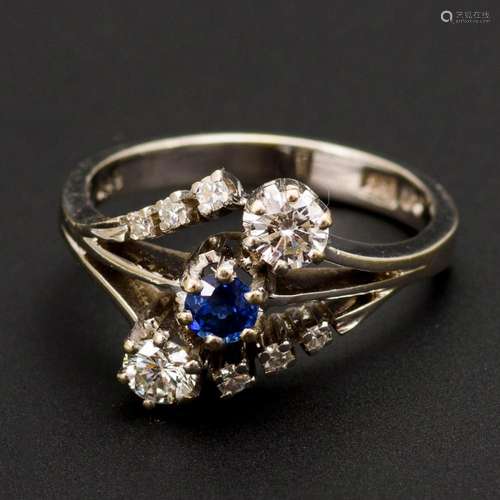 RING MIT SAPHIR UND BRILLANTEN