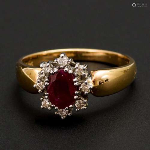 RING MIT RUBIN UND DIAMANTEN