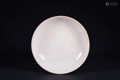 A DINGYAO-GLAZED DISH.SONG PERIOD