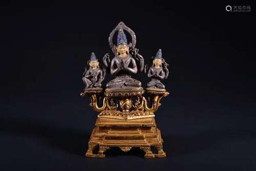 A GILT-BRONZE FIGURE OF THREE BUDDHAS.15-16 CENTURY