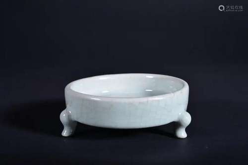 A GUANYAO-GLAZED TRIPOD WASHER.MARK OF QIANLONG