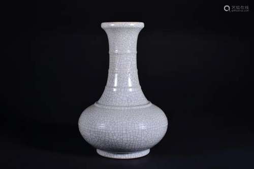 A GE-TYPE VASE.MARK OF YONGZHENG