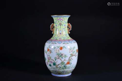 A YELLOW-GROUND FAMILLE-ROSEVASE.MARK OF DAOGUANG