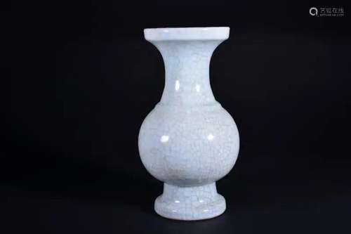 A GE-TYPE VASE.MARK OF QIANLONG