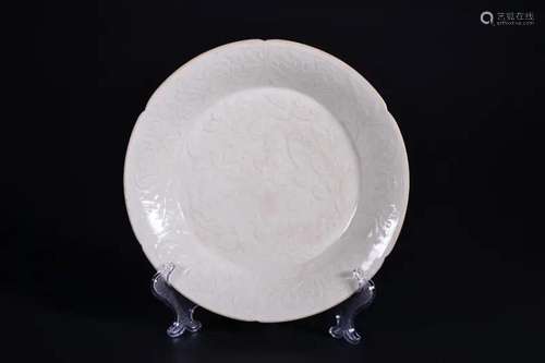 A WHITE DINGYAO-GLAZED DISH.SONG PERIOD