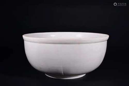 A WHITE DINGYAO-GLAZED BOWL.SONG PERIOD