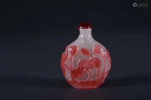 A RED OVERLAY WHITE GLASS SNUFF BOTTLE.QING PERIOD