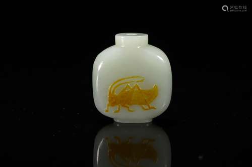 Carved White and Russet Jade Snuff Bottle