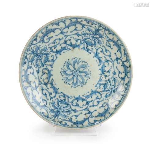 A CHINESE BLUE AND WHITE LOTUS PLATE