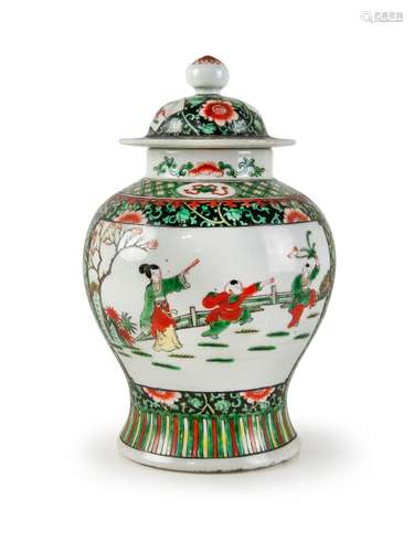 CHINESE FAMILLE VERTE LIDDED JAR