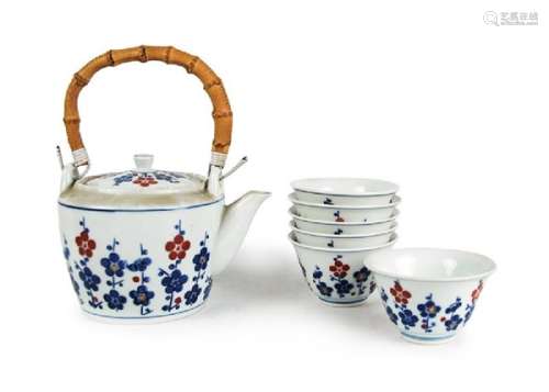 SET JAPANESE IMARI TEA SERVICE, POT AND CUPS