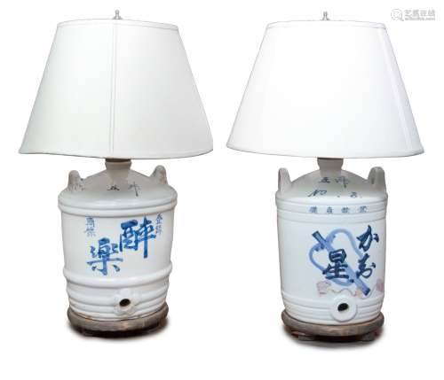 PAIR OF PORCELAIN JAPANESE JUG LAMPS