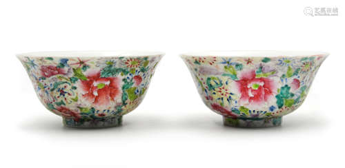 PAIR OF CHINESE MILLE FLEUR BOWLS