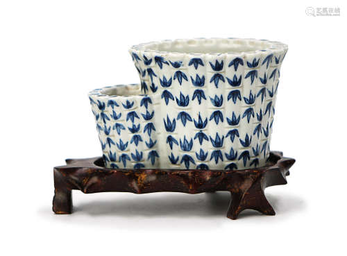 BLUE AND WHITE BAMBOO PLANTER