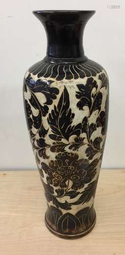 Large semi pottery porcelain vase with Mark.