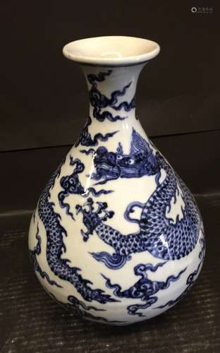 blue and white vase