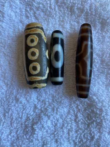 3 Tibetan beads