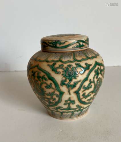 Doucai jar with cover