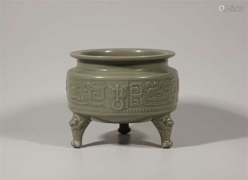 Five dynasties Yue kiln celadon carved three-legged incense ...