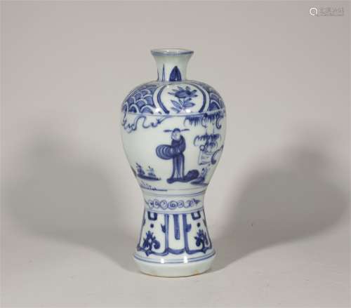 Plum bottle, a blue-and-white figure in the Ming Dynasty
