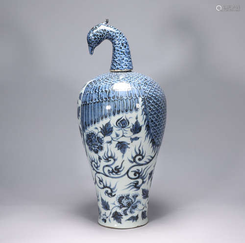 Blue-and-white bird head plum bottle in Yuan Dynasty