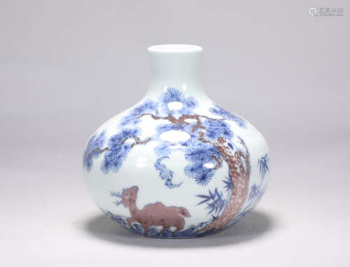 Qing Dynasty Qianlong blue and white underglaze red bottle