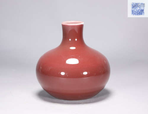 Qing Dynasty Qianlong red glazed vase