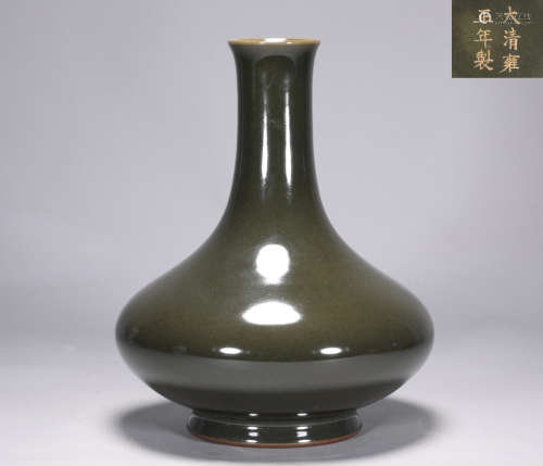 Purple Gold glazed water chestnut bottle in Yongzheng of Qin...