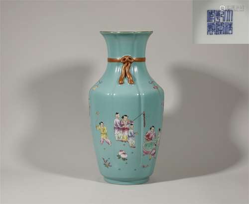 Famille Rose Vase Qing Style