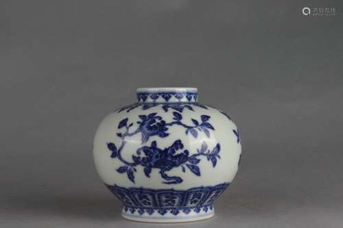 Blue-and-white Small Jar, Yongzheng Reign Period, Qing Dynas...