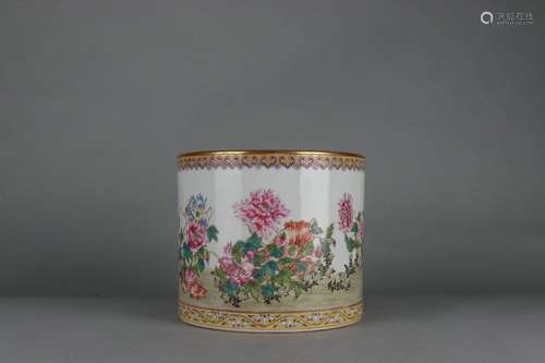 Famille Rose Brush Holder with Gold Outlining, Peony Flower ...